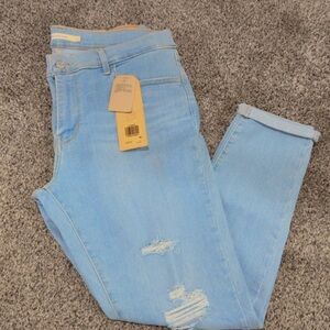 Light Blue Distressed Women Levi’s Jeans